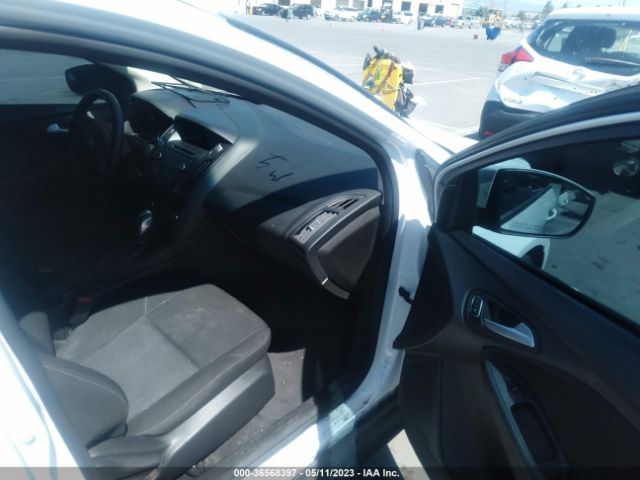 1FADP3F29FL270249 Ford FOCUS SE