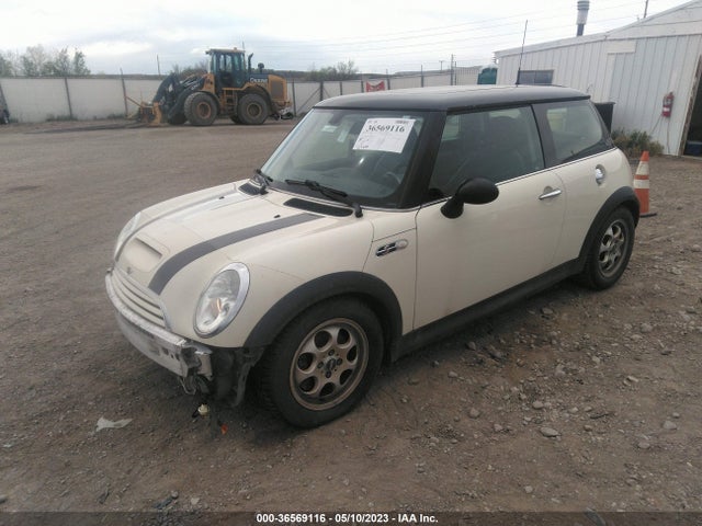 2004 MINI COOPER HARDTOP VIN: WMWRC334X4TC50879