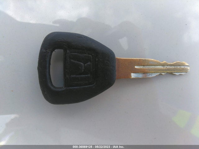 2000 HONDA ACCORD SDN LX VIN: 1HGCG5642YA155687