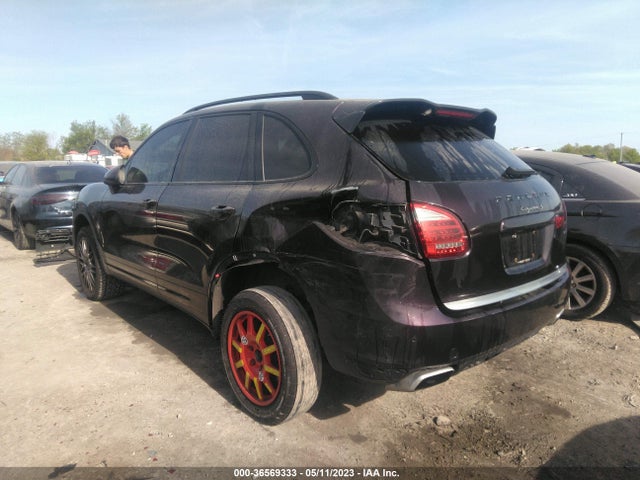 2011 PORSCHE CAYENNE WP1AB2A2XBLA48700 Photo 2