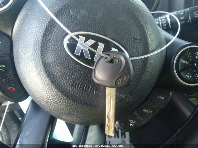 KNDJN2A2XE7038125 KIA Soul Base