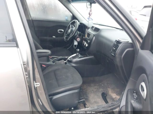 KNDJN2A2XE7038125 KIA Soul Base