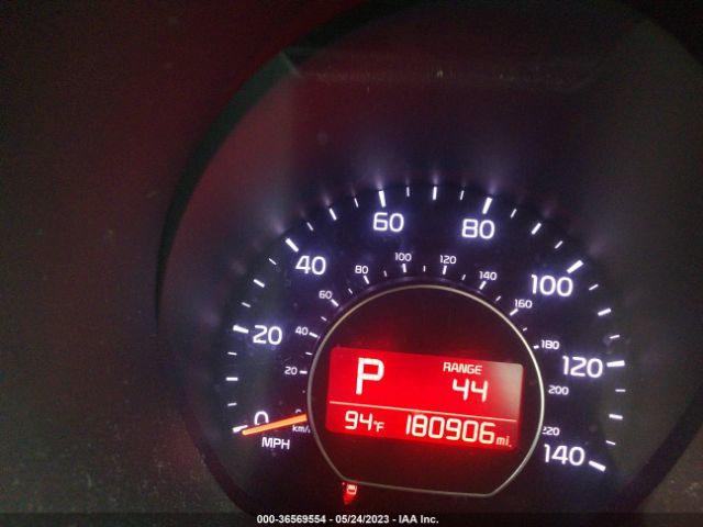 KNDJN2A2XE7038125 KIA Soul Base