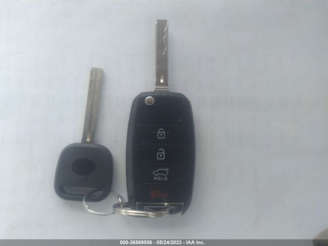 KNDJP3A50J7618147 KIA SOUL +