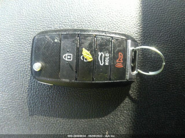 5XXGT4L33JG196034 KIA Optima S