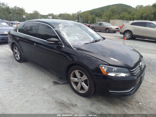2013 VOLKSWAGEN PASSAT SE W/SUNROOF & NAV VIN: 1VWBP7A33DC116509