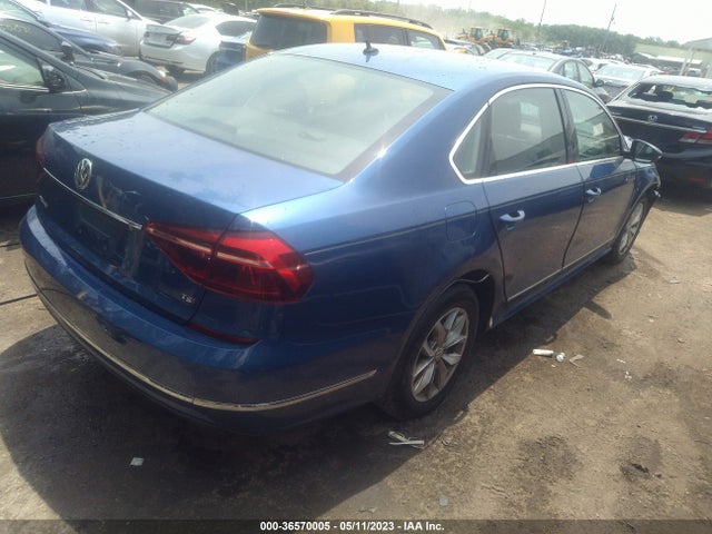 1VWAT7A3XHC010345 Volkswagen Passat 1.8t S