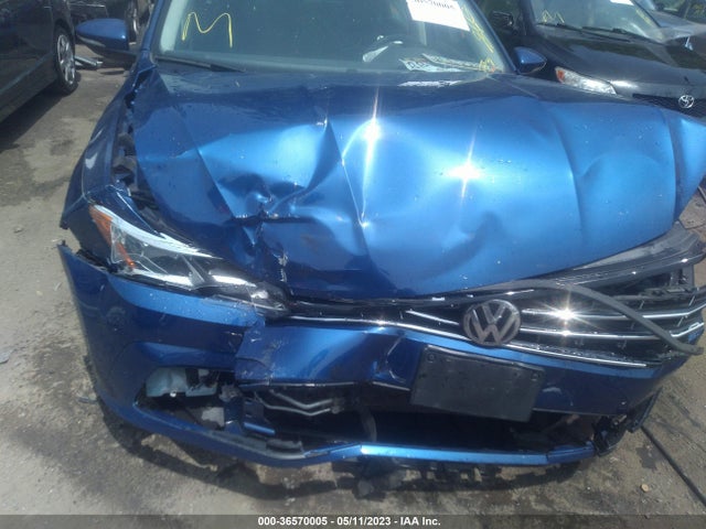 1VWAT7A3XHC010345 Volkswagen Passat 1.8t S