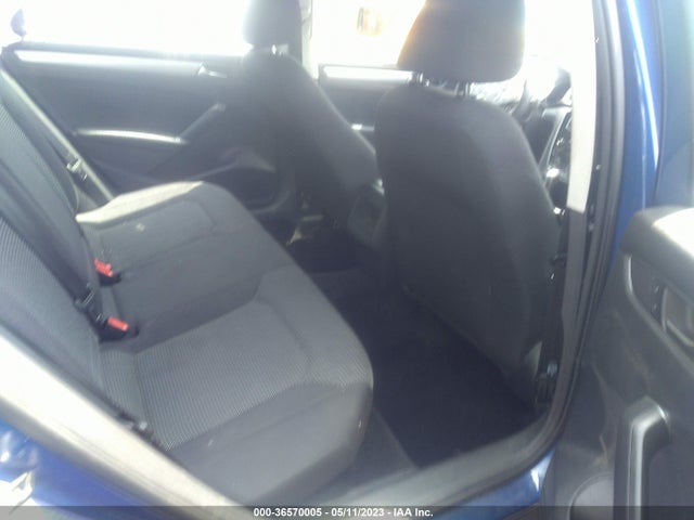 1VWAT7A3XHC010345 Volkswagen Passat 1.8t S