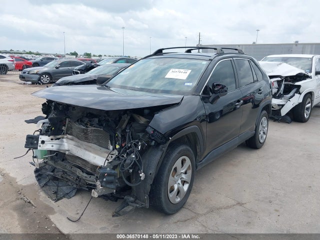 Toyota RAV4 LE 2019 JTMH1RFV1KJ001484 Image 2