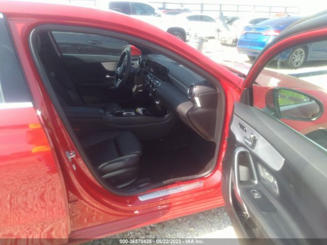 WDD3G4FB1KW025679 Mercedes-Benz A-class A 220