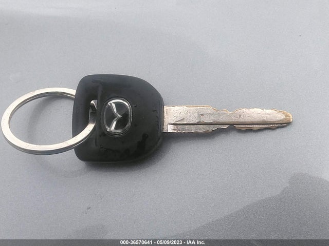 2006 MAZDA MAZDA3 I VIN: JM1BK12F961529475