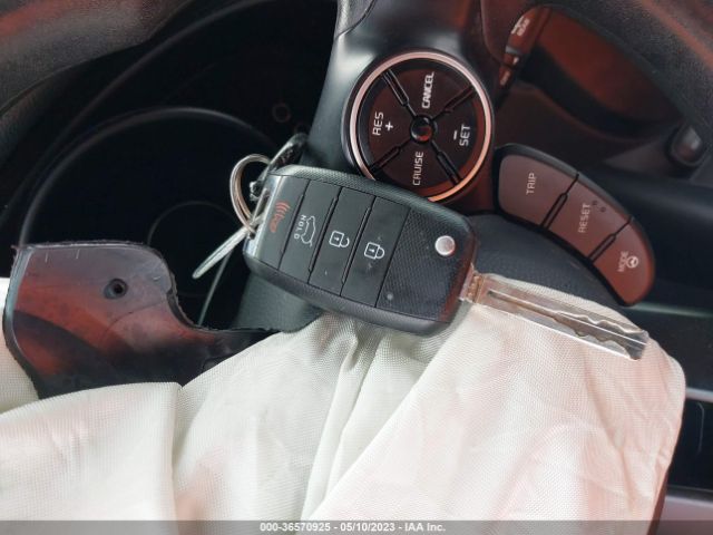 KNDJN2A26E7096152 KIA Soul Base