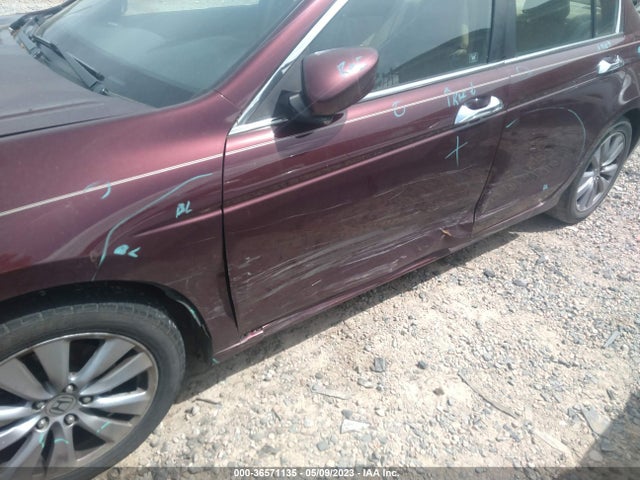 2011 HONDA ACCORD SDN EX-L VIN: 1HGCP3F85BA013090