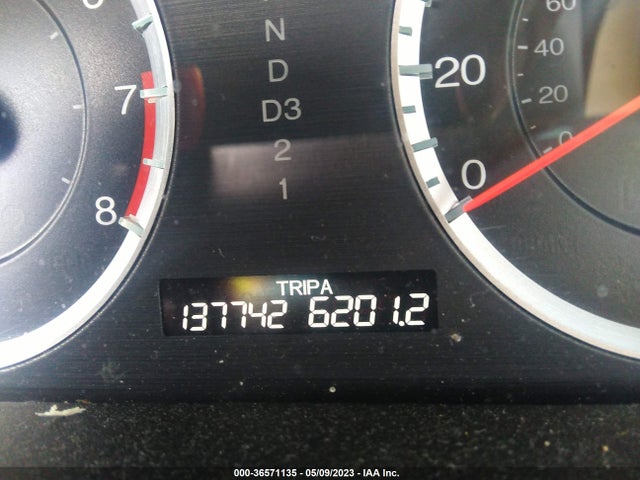 2011 HONDA ACCORD SDN EX-L VIN: 1HGCP3F85BA013090