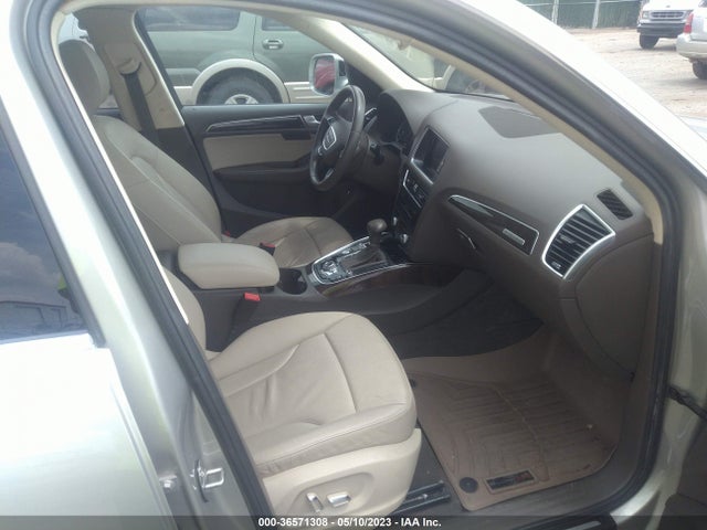 WA1LFAFP1EA028889 Audi Q5 Premium Plus