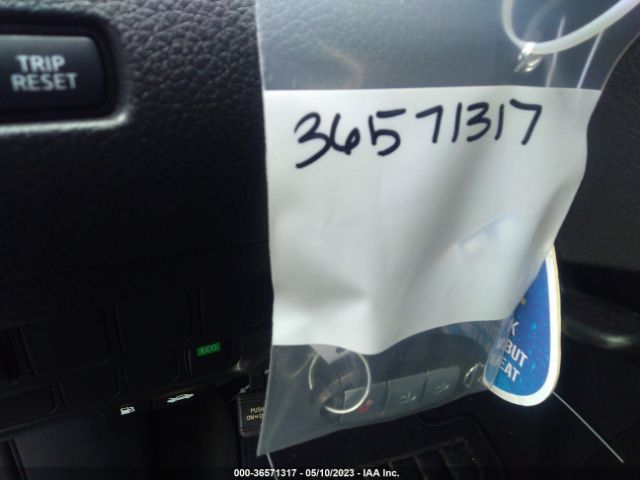 JN1BJ1CP8HW002997 Nissan Rogue Sport Sv