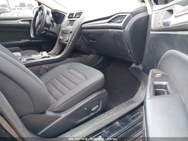 3FA6P0H74HR215468 Ford FUSION SE