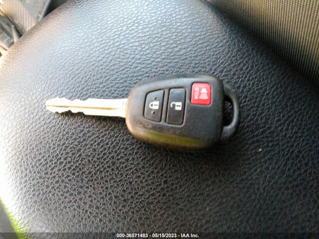 2015 TOYOTA RAV4 LE VIN: 2T3ZFREV3FW132544
