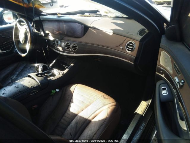 WDDUG8GBXKA423111 Mercedes-Benz S-class S 560