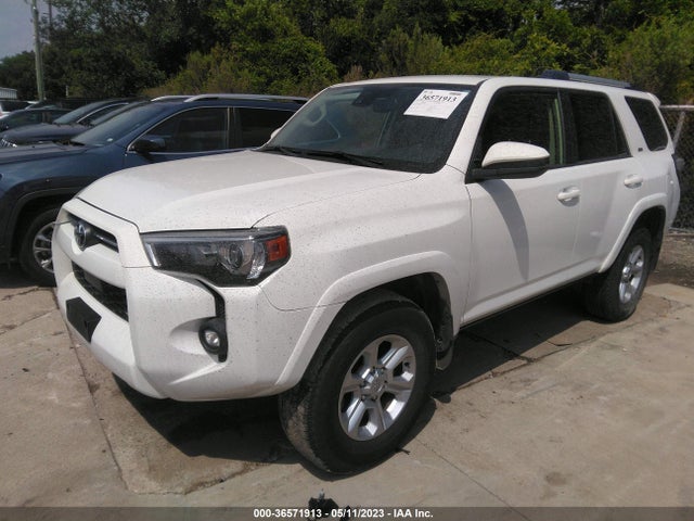 Toyota 4RUNNER SR5 2022 JTEMU5JRXN6024838 Image 2