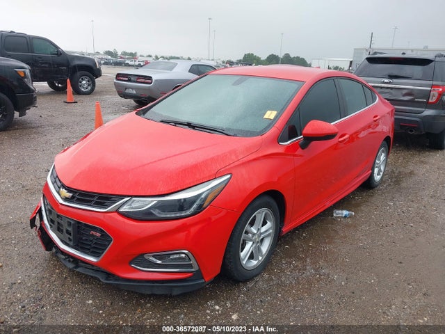 Chevrolet CRUZE LT 2018 1G1BE5SM1J7148165 Image 2