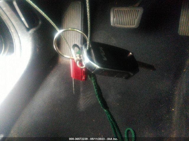 KNDJ23AU8N7176276 KIA SOUL LX