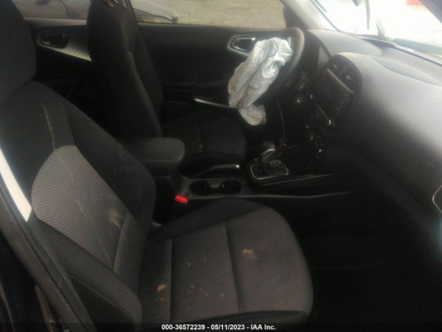 KNDJ23AU8N7176276 KIA SOUL LX