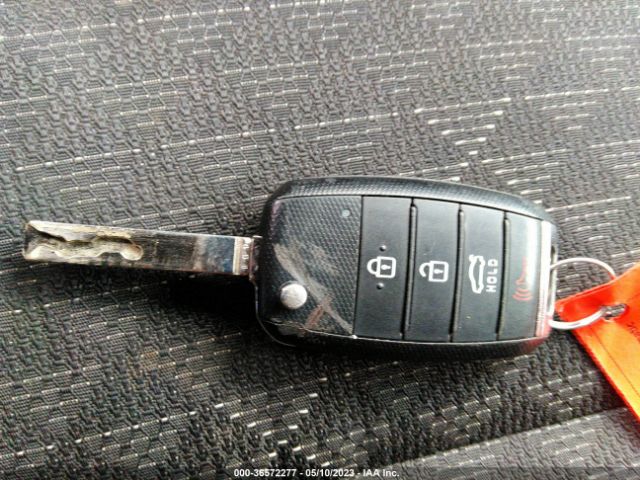 3KPA24AB2KE173373 KIA RIO S