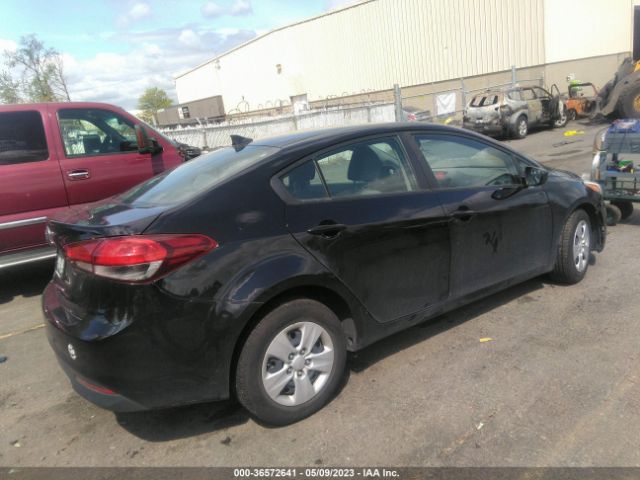 3KPFK4A7XJE226627 KIA FORTE LX