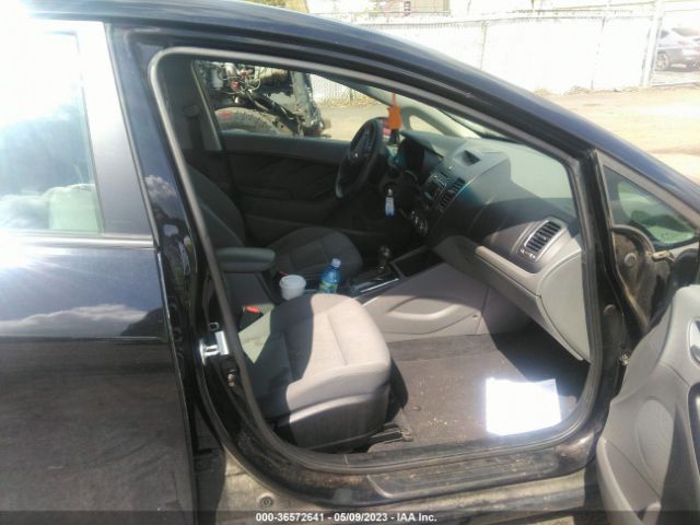 3KPFK4A7XJE226627 KIA FORTE LX