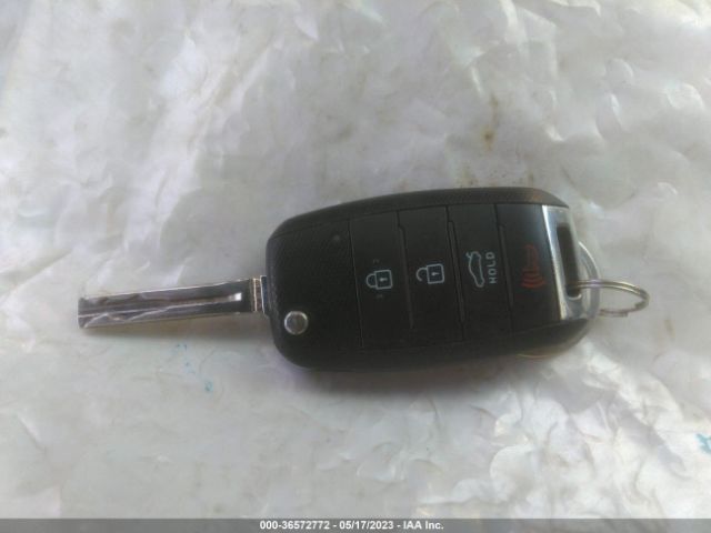 KNAGM4A76F5650319 KIA Optima Lx