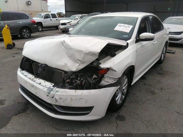 1VWAT7A35FC042973 Volkswagen Passat 1.8t Wolfsburg Ed