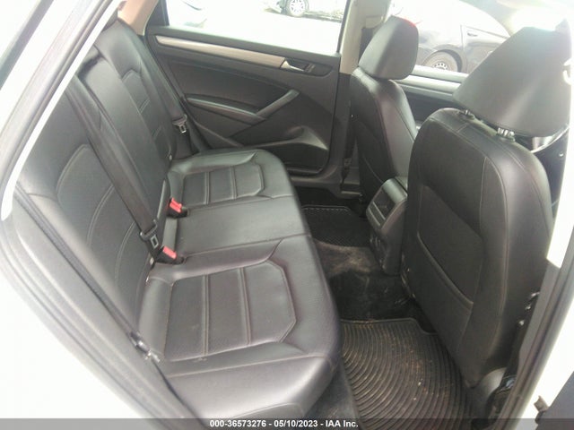 1VWAT7A35FC042973 Volkswagen Passat 1.8t Wolfsburg Ed
