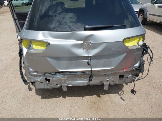 3VV2B7AX4LM083894 Volkswagen Tiguan Se/sel/se R-line Black