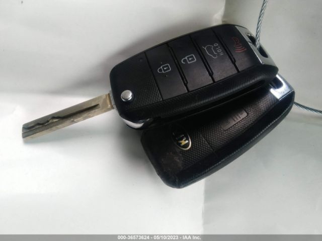 5XYPG4A3XHG223534 KIA SORENTO LX