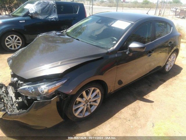 Mazda Mazda3 5-door Touring 2017 3MZBN1L74HM137778 Image 2
