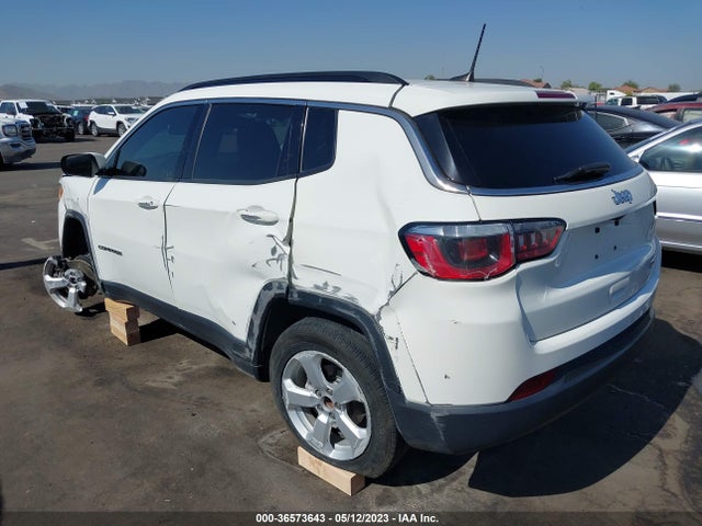 3C4NJCBB2JT165376 Jeep Compass Latitude