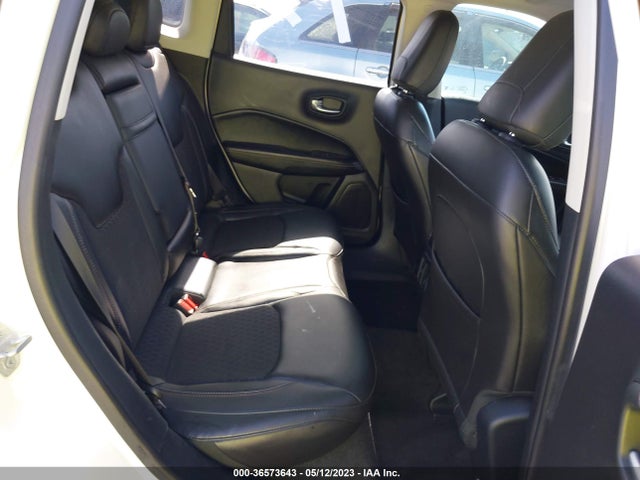 3C4NJCBB2JT165376 Jeep Compass Latitude