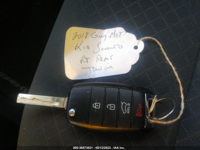 5XYPGDA51JG378089 KIA Sorento Lx V6