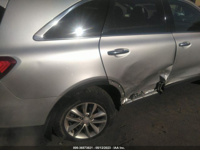 5XYPGDA51JG378089 KIA Sorento Lx V6