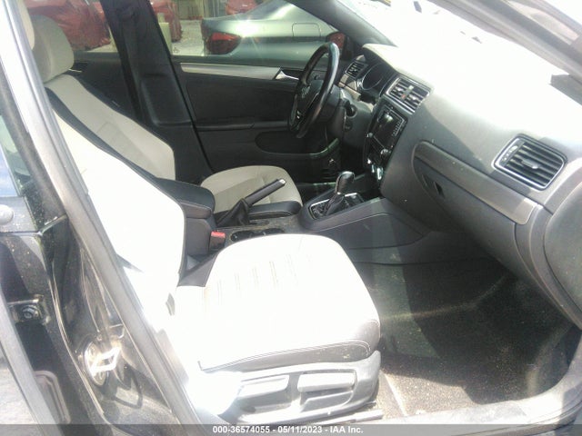 3VWD17AJ4GM322904 Volkswagen Jetta Sedan 1.8t Sport