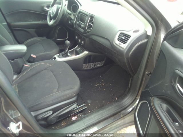 3C4NJCAB8JT368452 Jeep Compass Sport