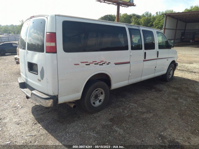 2006 CHEVROLET EXPRESS PASSENGER VIN: 1GAHG39U061229487