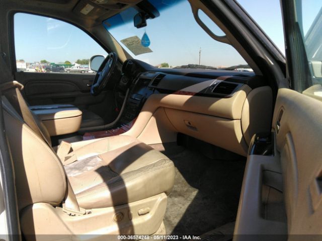 2011 CADILLAC ESCALADE 1GYS4AEF2BR325161 Photo 4