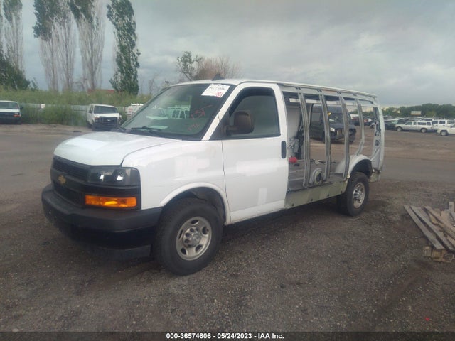 Chevrolet EXPRESS CARGO VAN 2019 1GCWGAFP3K1185853 Image 2