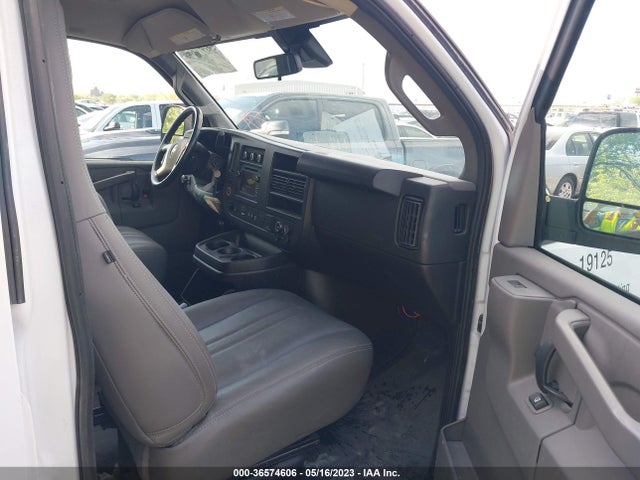 Chevrolet EXPRESS CARGO VAN 2019 1GCWGAFP3K1185853 Image 6