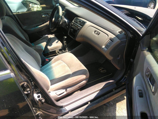 2000 HONDA ACCORD SDN LX VIN: 1HGCG6553YA130071