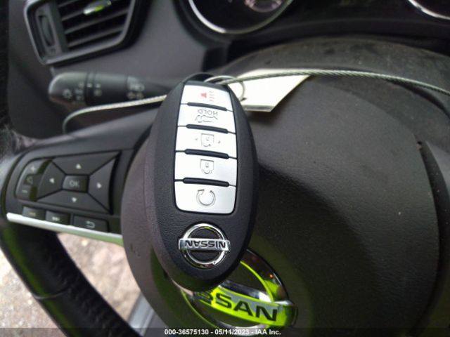 JN8AT2MV5HW022294 Nissan Rogue Sl