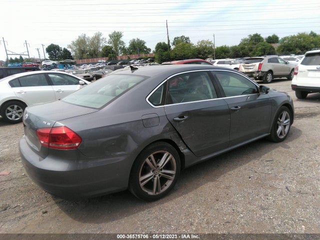1VWBT7A35EC048551 Volkswagen Passat Se W/sunroof